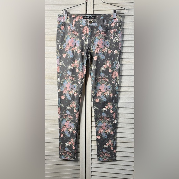 Celebrity Pink Floral Print Women's Jeans. Size 7Juniors. Great Condition - Picture 1 of 7